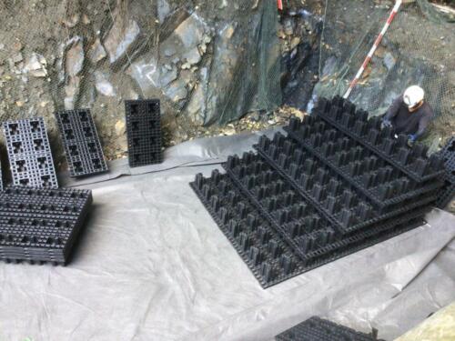 2025年 松本市安曇地区除雪基地内 積水化学工業プラスチック雨水貯留槽クロスウェーブ 1.43m＊４m＊９m＊2基