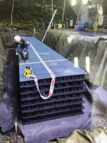 2025年 松本市安曇地区除雪基地内 積水化学工業プラスチック雨水貯留槽クロスウェーブ 1.43m＊４m＊９m＊2基